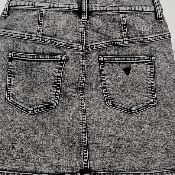 Guess Stoned Wash Jean skirt - Picture 4 of 7